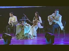 Выступление корейских и казахских традиционных исполнителей