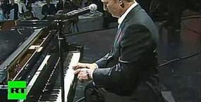Путин играет на пианино ЖЕСТЬ Белая стрекоза любви Quest
