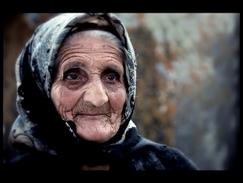 Армянская бабушка поёт песню про маму, до слёз!!! (Im Anush
