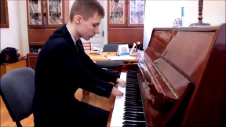 15 летний пианист без пальцев поразил зрителей в самое