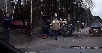 Последствия жуткой авария на трассе в Свердловской области